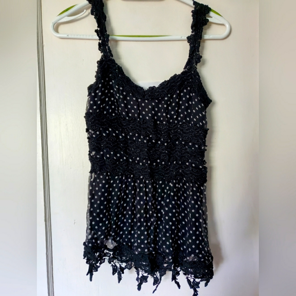 🖤🤍Like New Cute Lace Bebe top🤍🖤